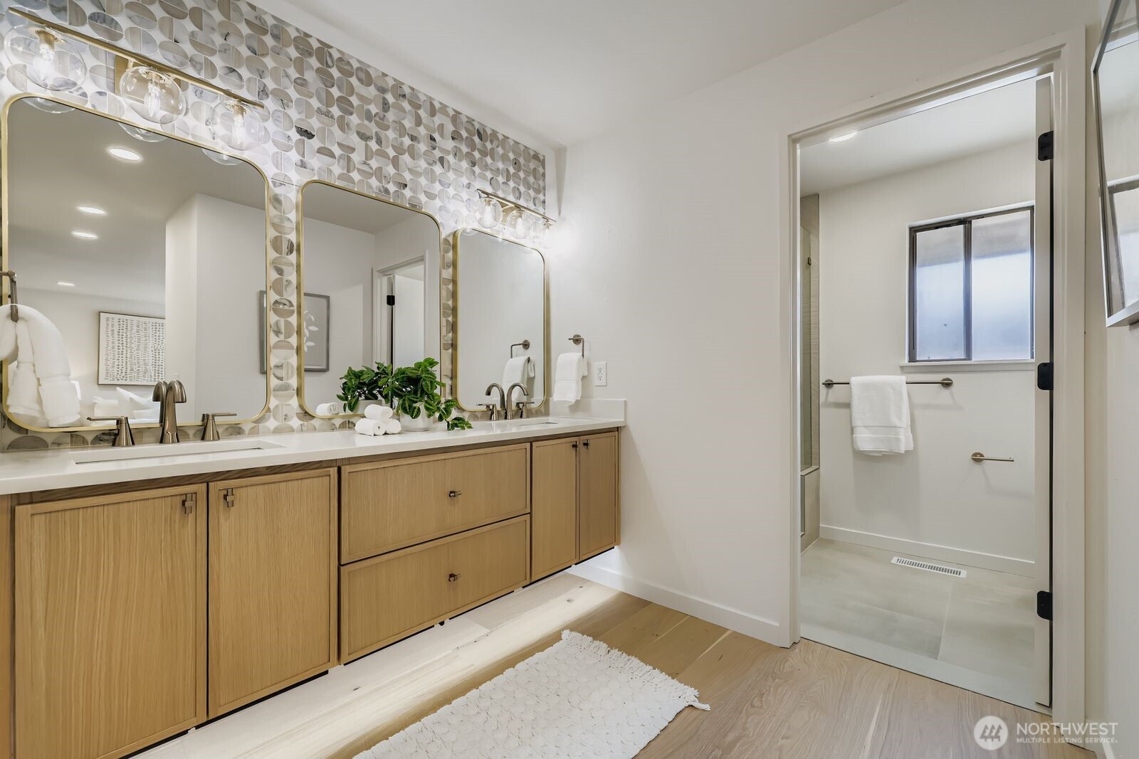 14208 NE 2nd Place , Bellevue, WA 98007