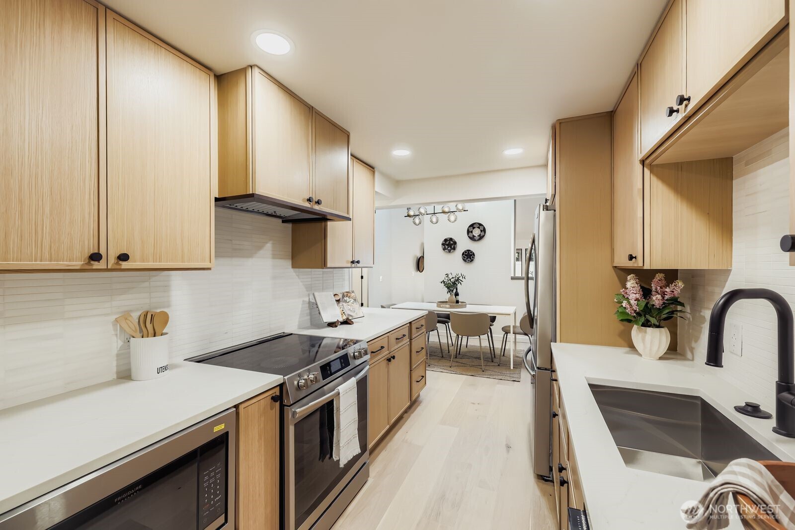 14208 NE 2nd Place , Bellevue, WA 98007