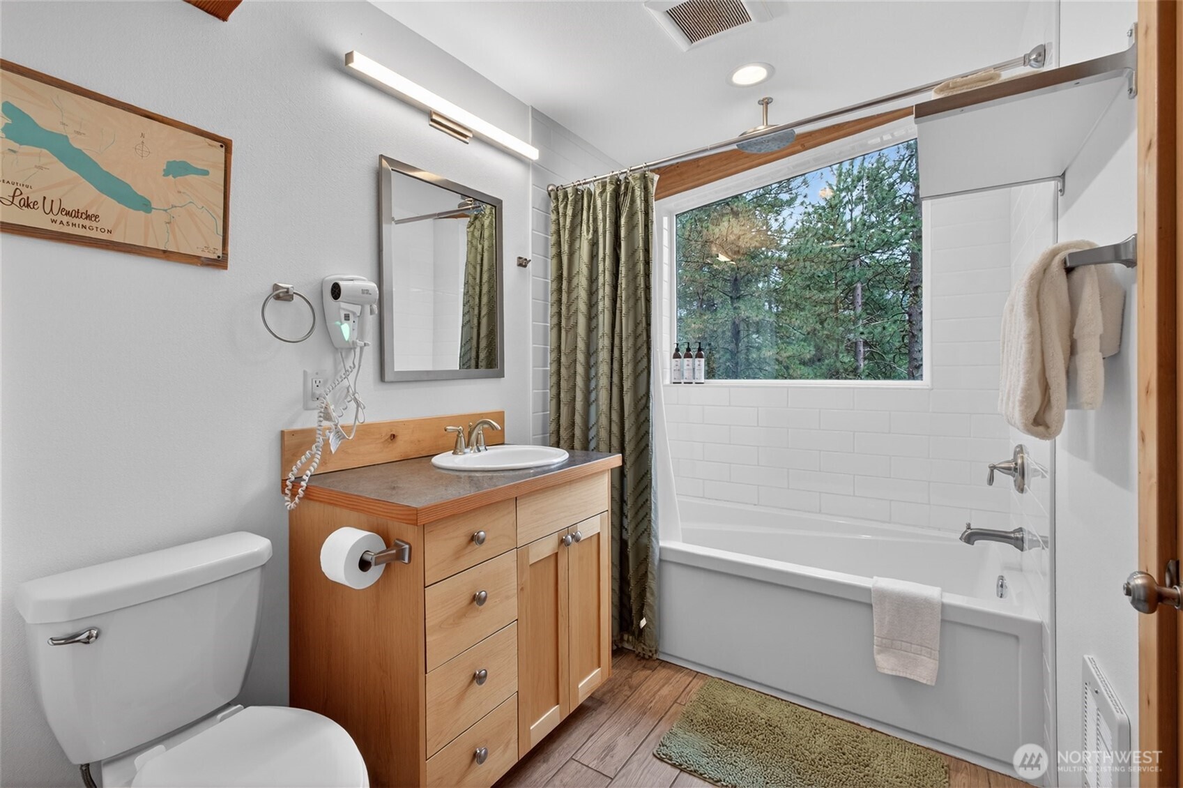 23119 Lake Wenatchee Hwy , Leavenworth, WA 98826
