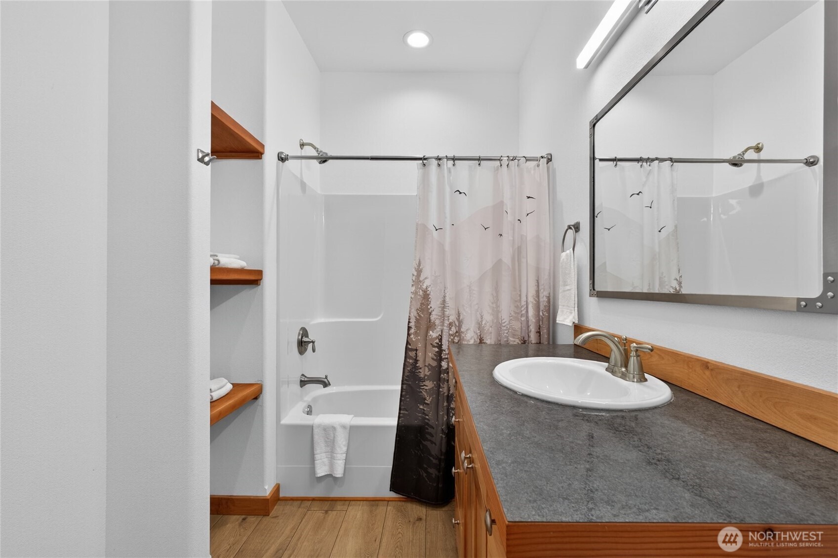 23119 Lake Wenatchee Hwy , Leavenworth, WA 98826