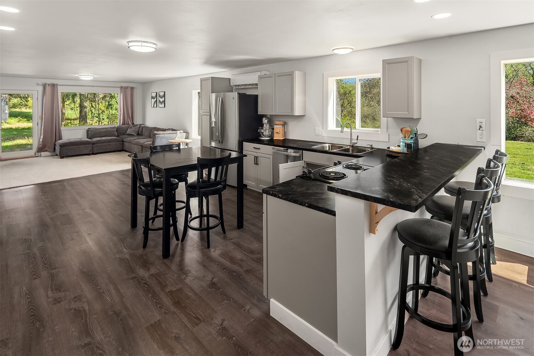 12504 SW 232nd St , Vashon, WA 98070