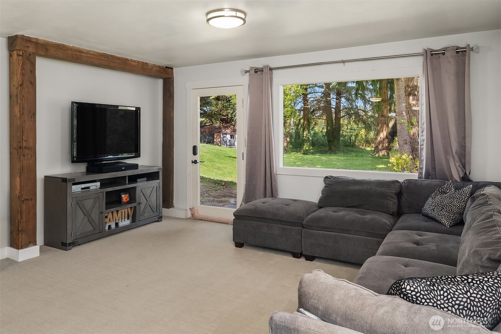 12504 SW 232nd St , Vashon, WA 98070