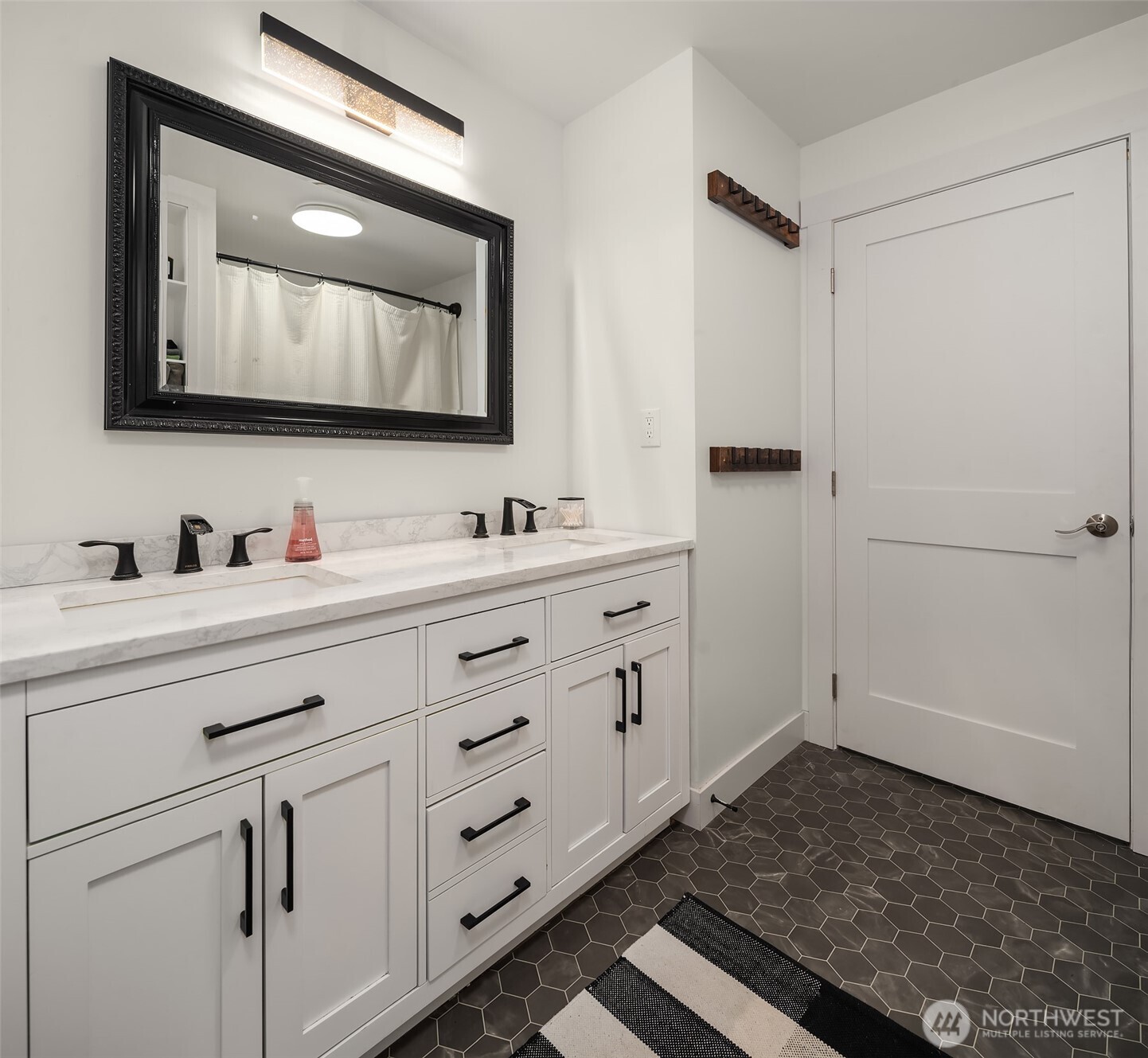 12504 SW 232nd St , Vashon, WA 98070