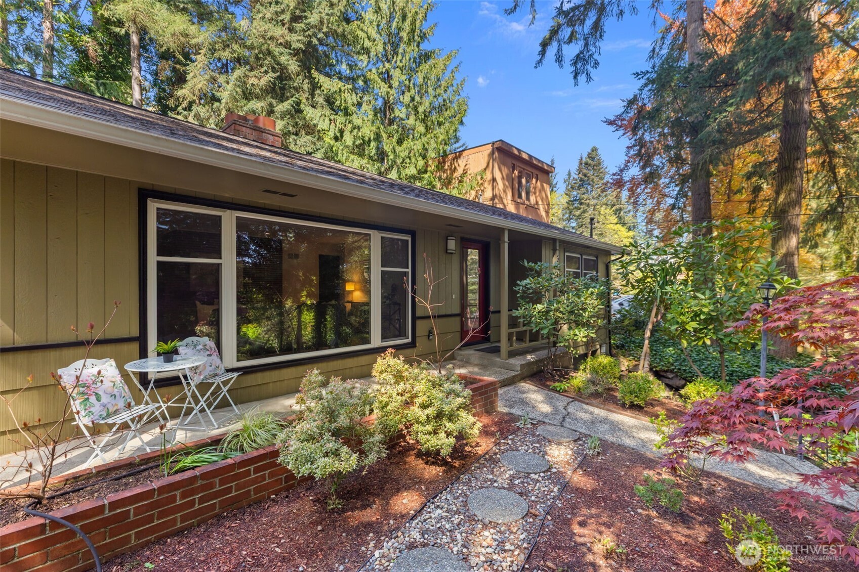 327 108 Avenue SE, Bellevue, WA 98004