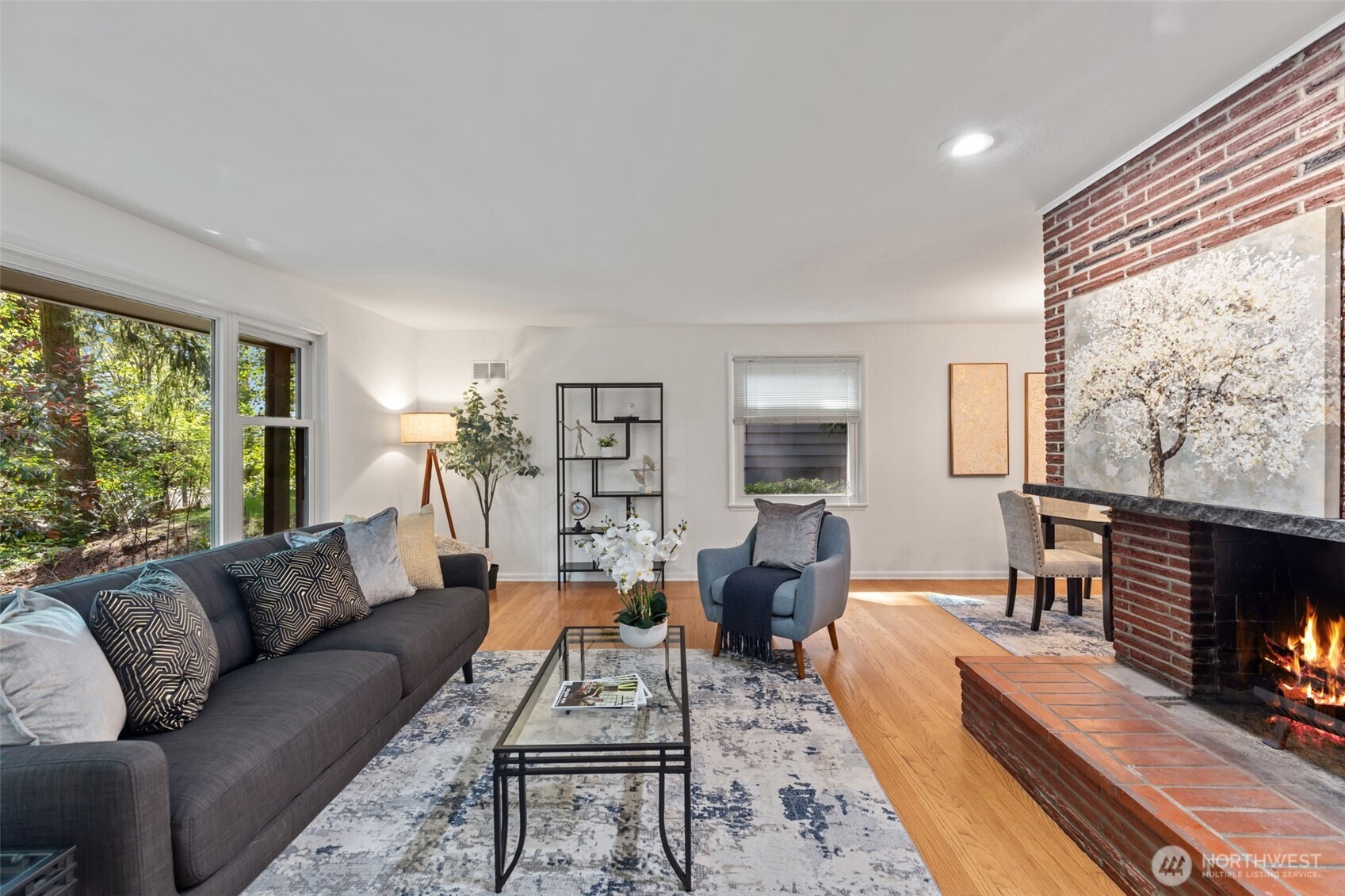 327 108 Avenue SE, Bellevue, WA 98004