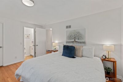 327 108 Avenue SE, Bellevue, WA 98004 - Photo 14