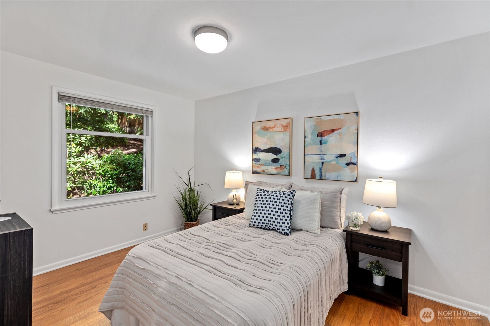 327 108 Avenue SE, Bellevue, WA 98004