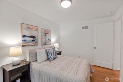 327 108 Avenue SE, Bellevue, WA 98004 - Photo 16