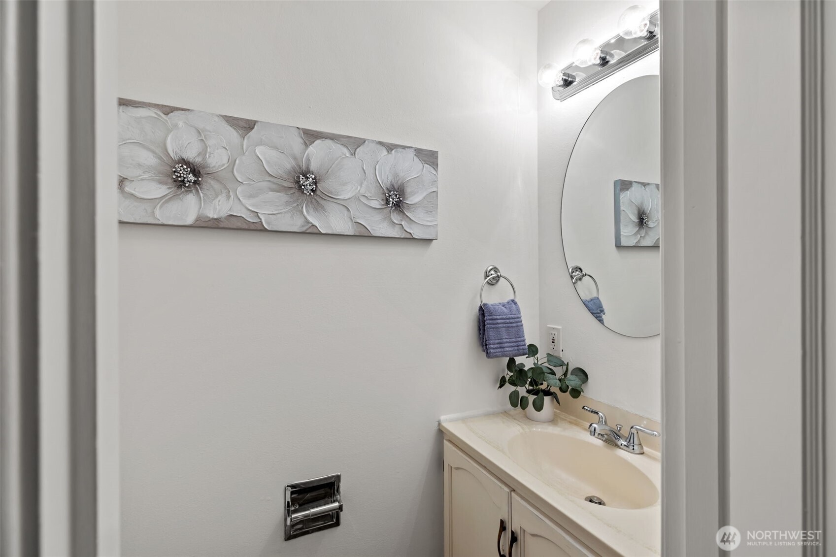 327 108 Avenue SE, Bellevue, WA 98004