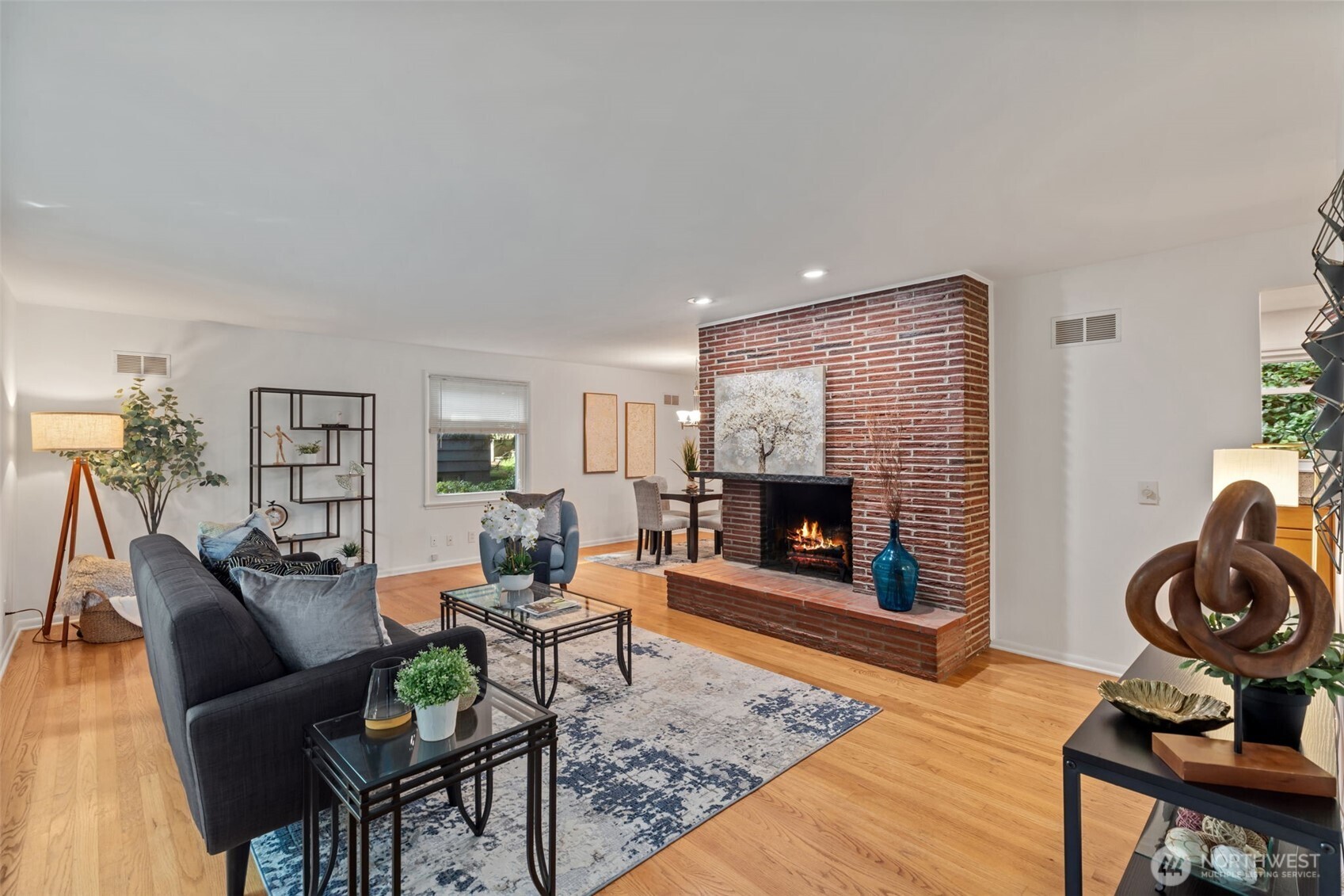 327 108 Avenue SE, Bellevue, WA 98004