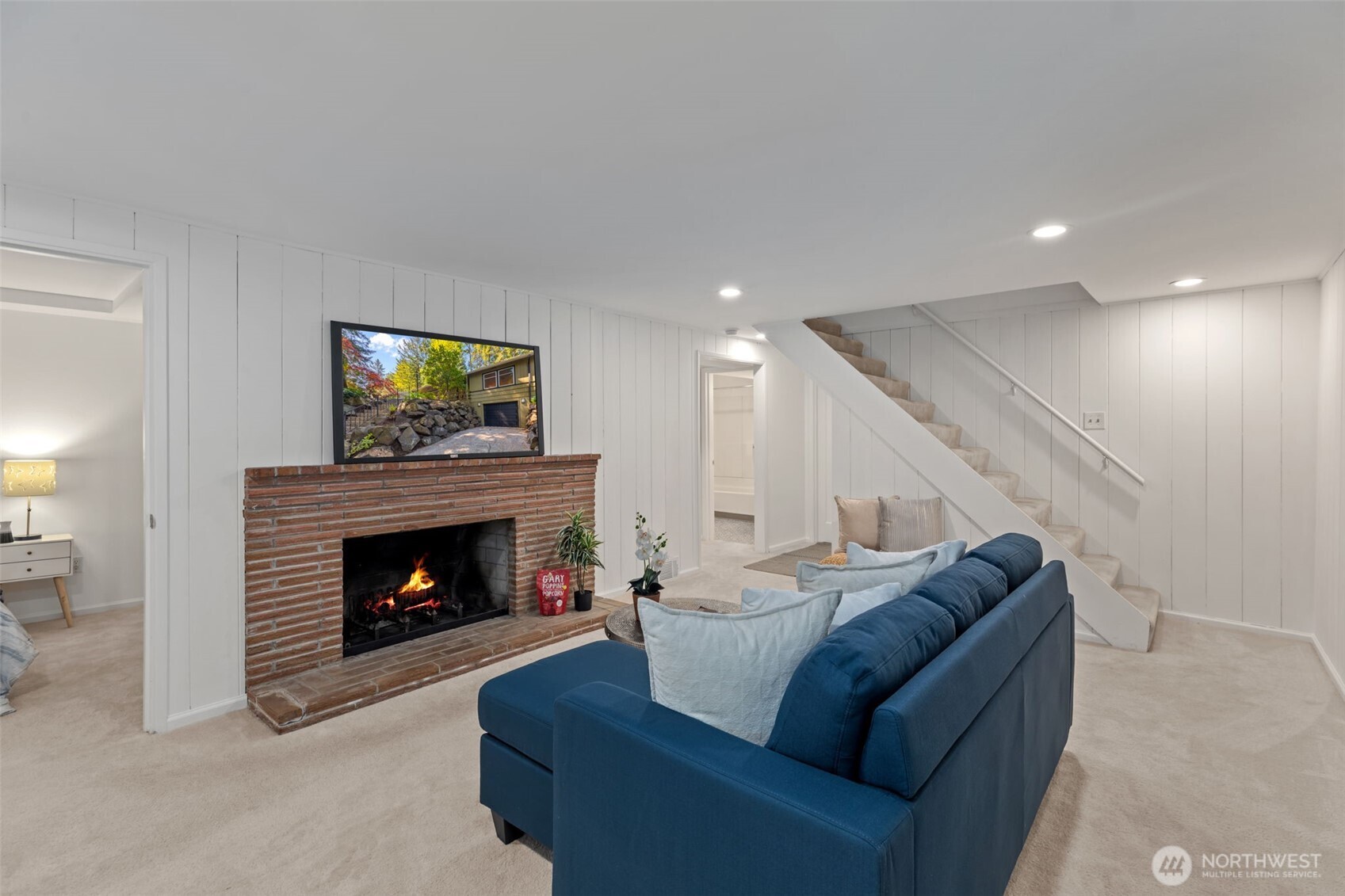 327 108 Avenue SE, Bellevue, WA 98004