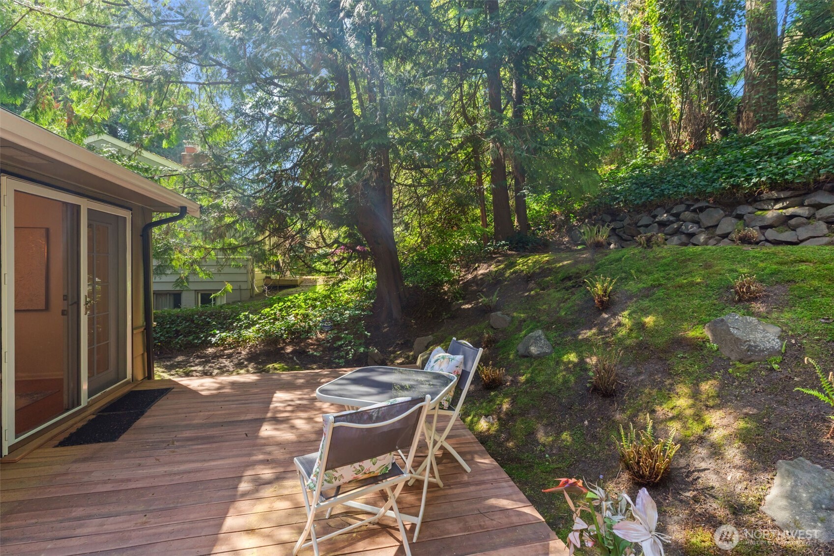 327 108 Avenue SE, Bellevue, WA 98004