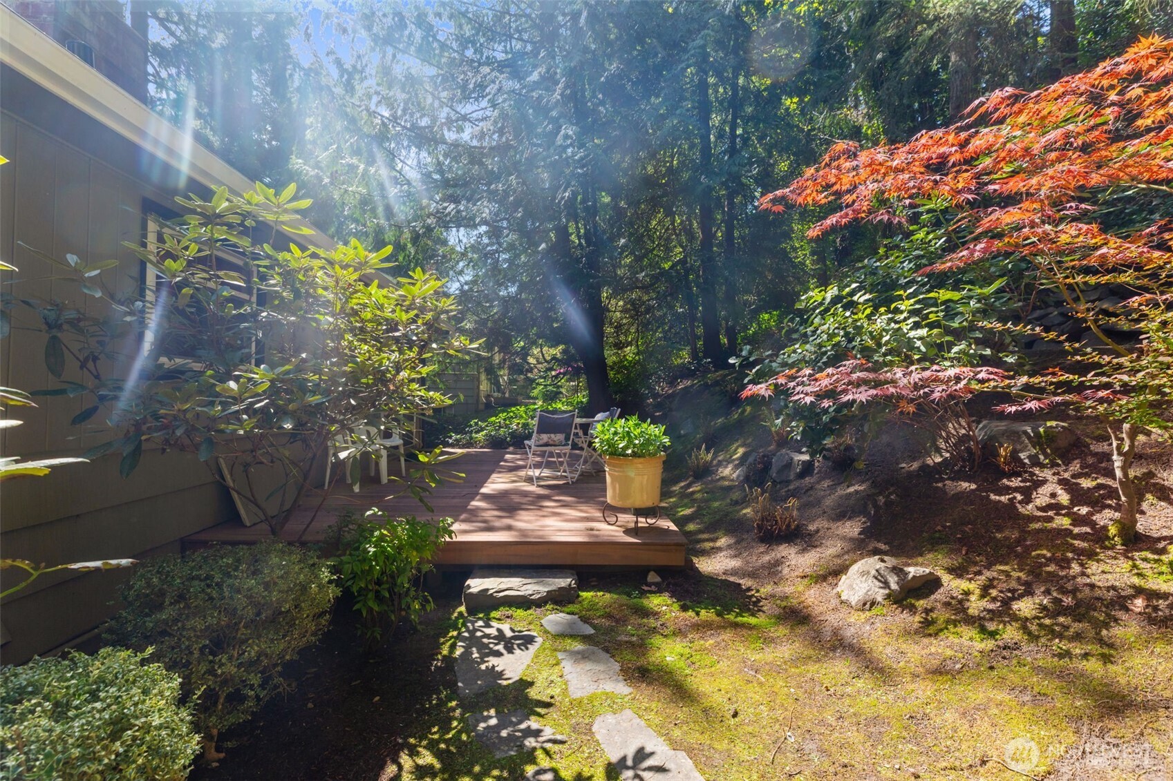 327 108 Avenue SE, Bellevue, WA 98004