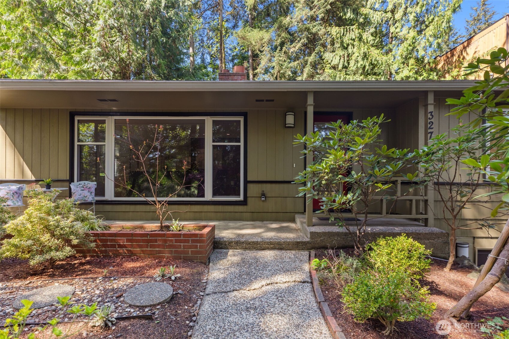 327 108 Avenue SE, Bellevue, WA 98004