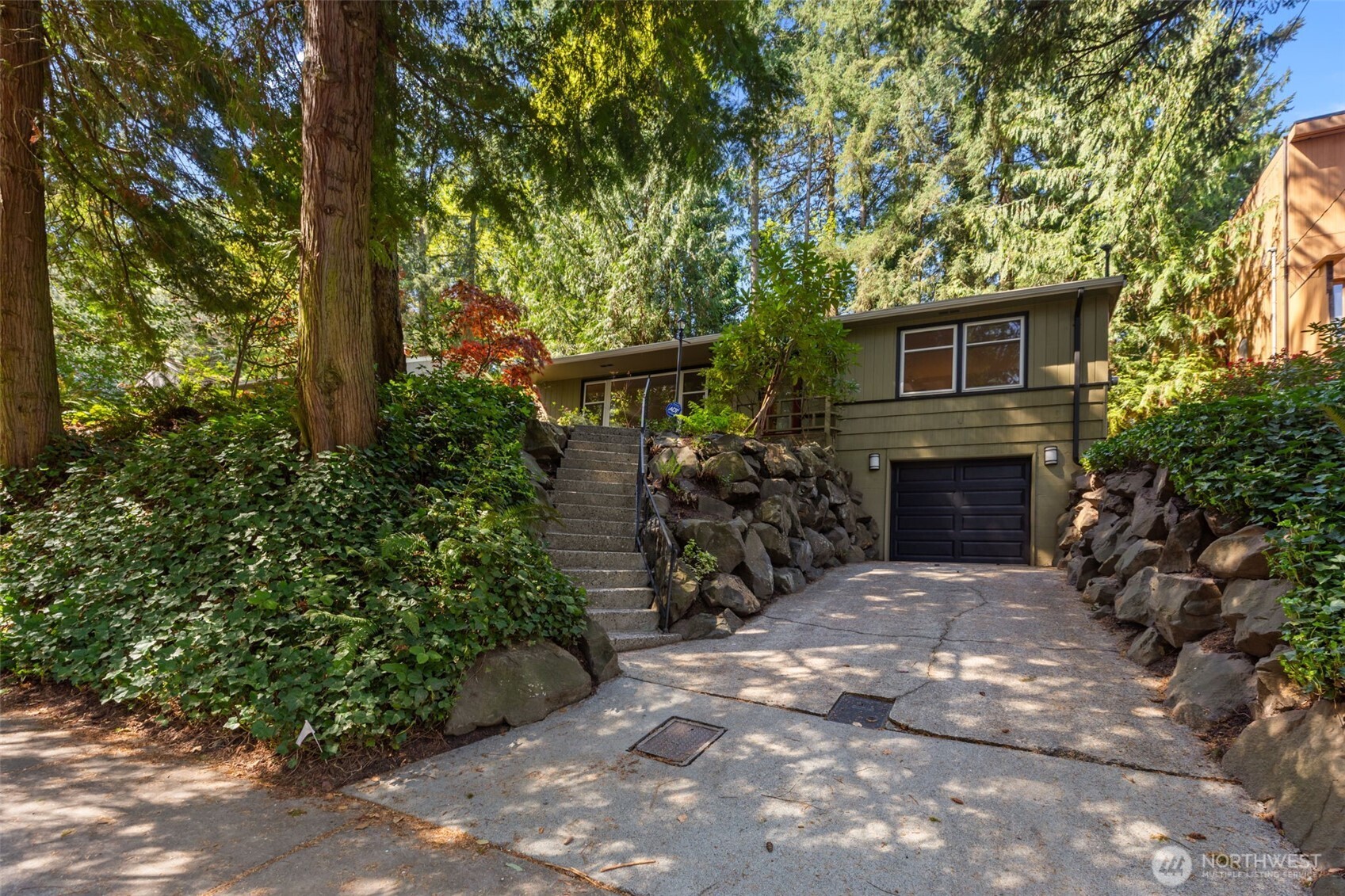 327 108 Avenue SE, Bellevue, WA 98004