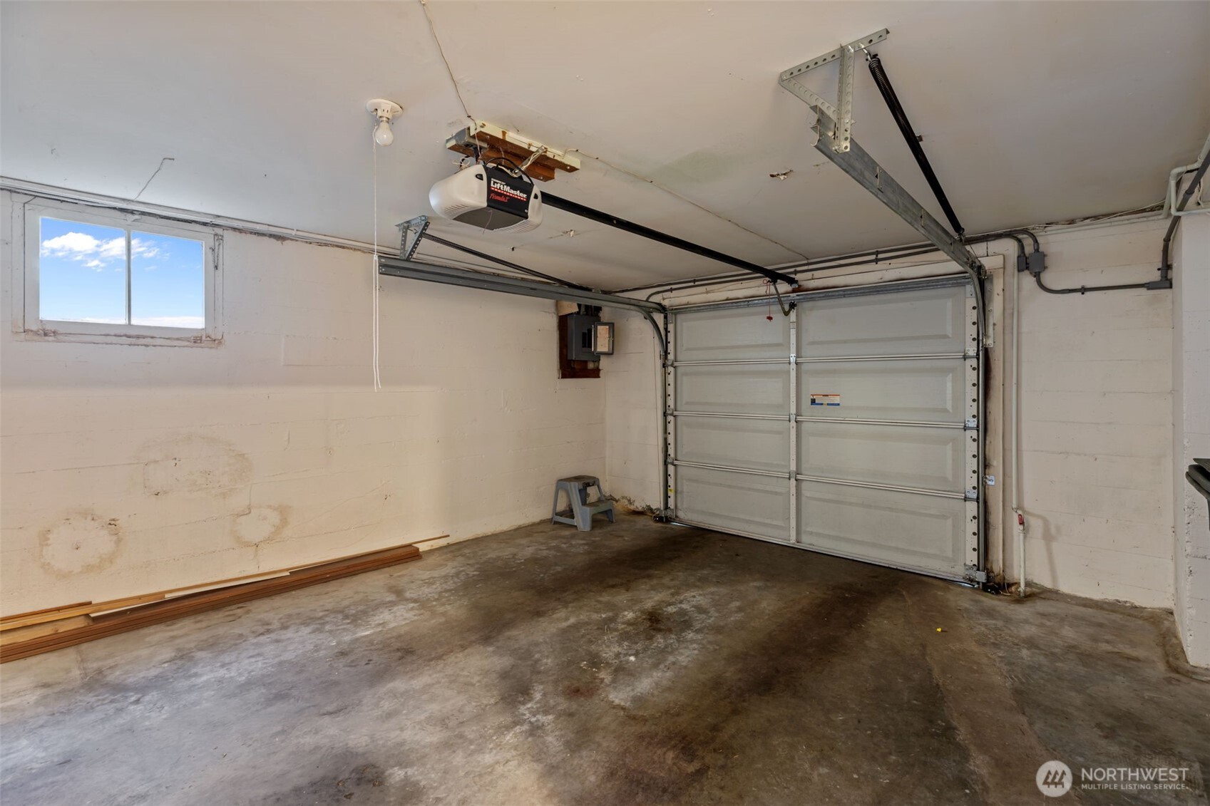 327 108 Avenue SE, Bellevue, WA 98004