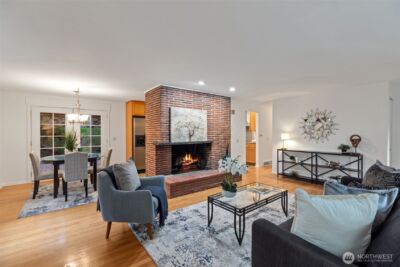 327 108 Avenue SE, Bellevue, WA 98004 - Photo 4