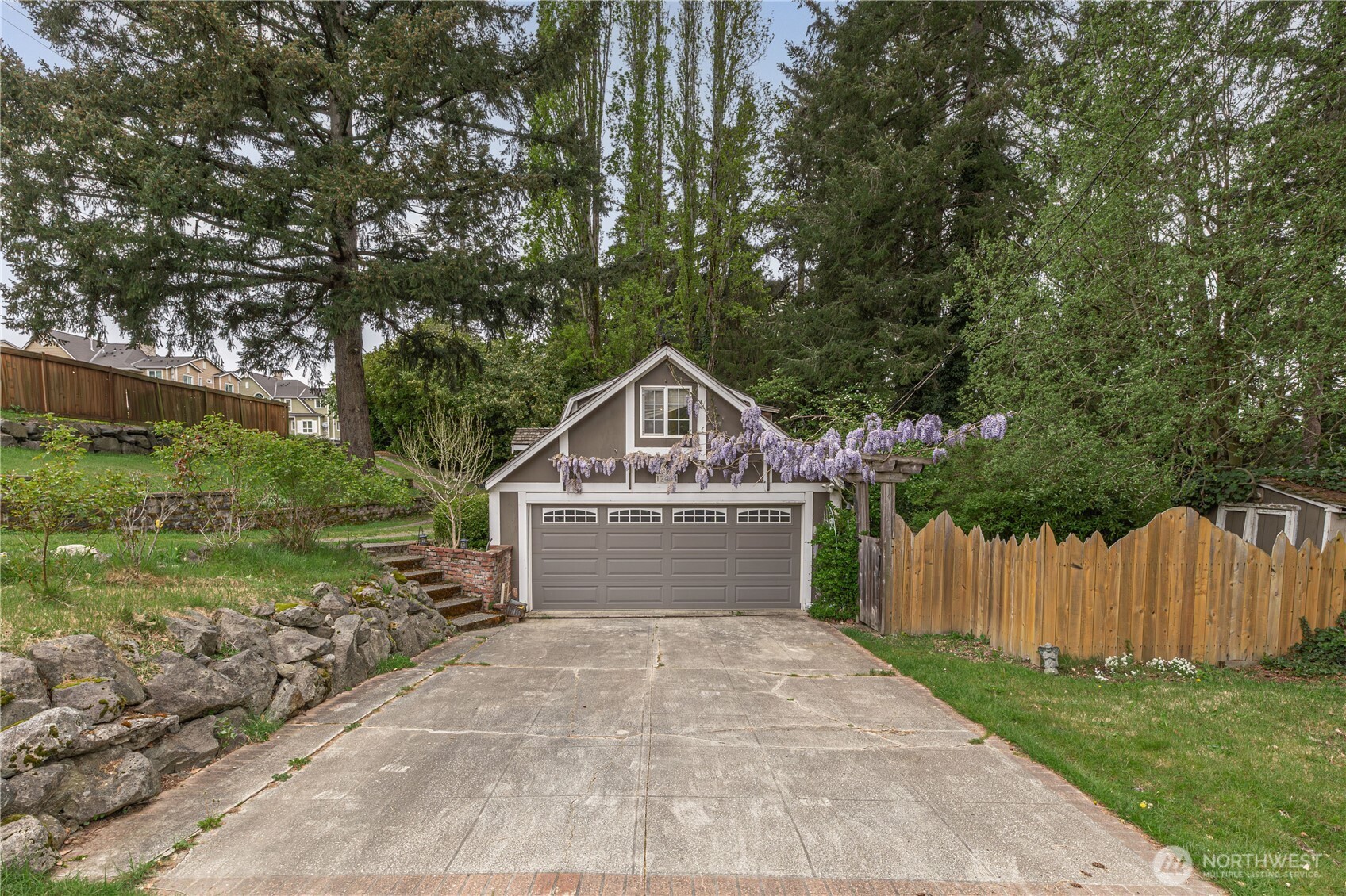 12404 NE 6th Place , Bellevue, WA 98005