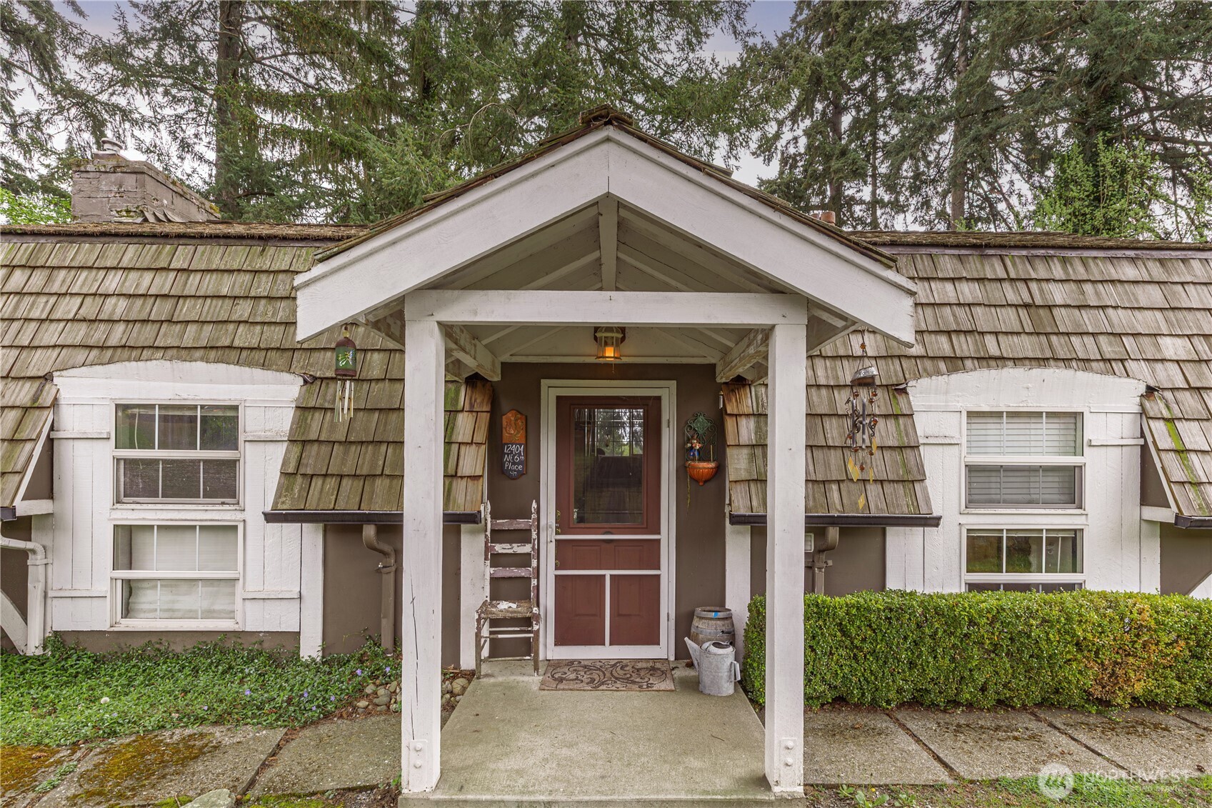 12404 NE 6th Place , Bellevue, WA 98005