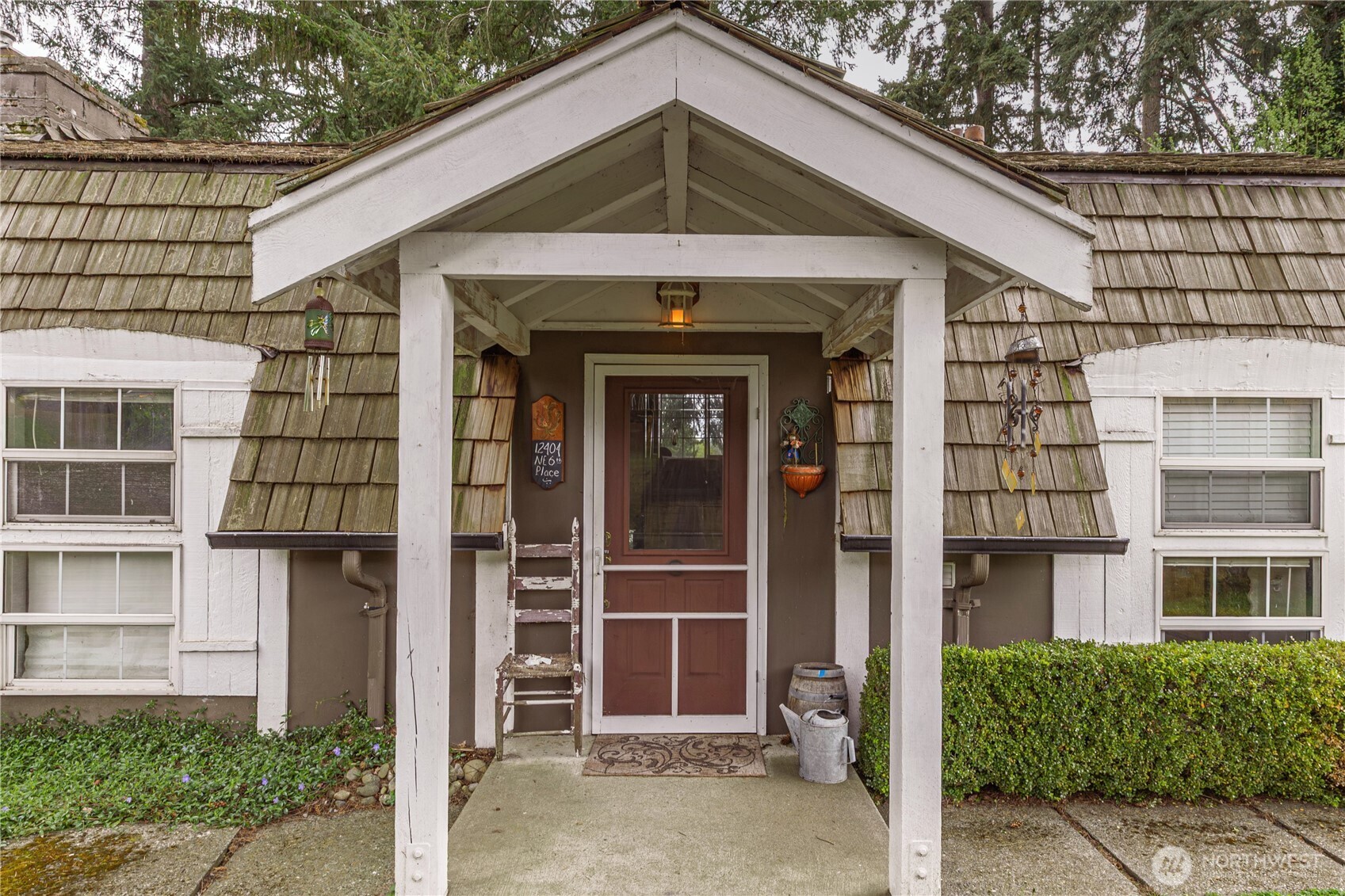 12404 NE 6th Place , Bellevue, WA 98005