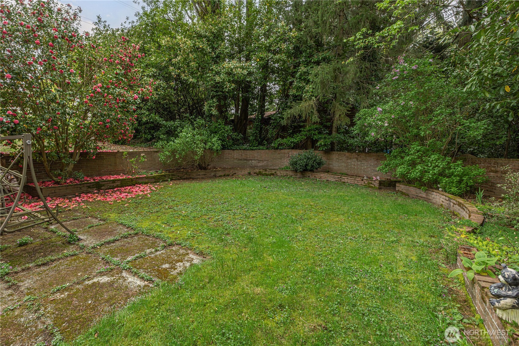 12404 NE 6th Place , Bellevue, WA 98005