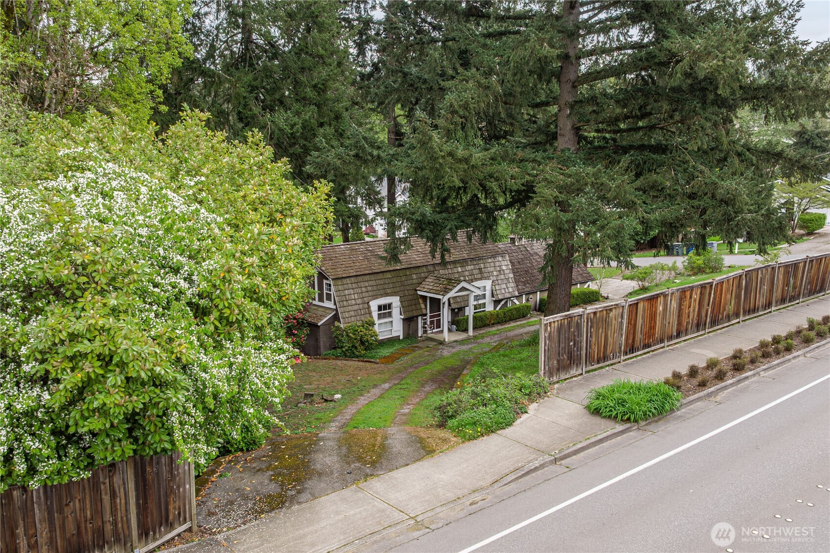 12404 NE 6th Place , Bellevue, WA 98005