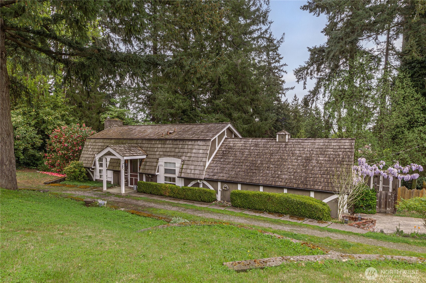 12404 NE 6th Place , Bellevue, WA 98005