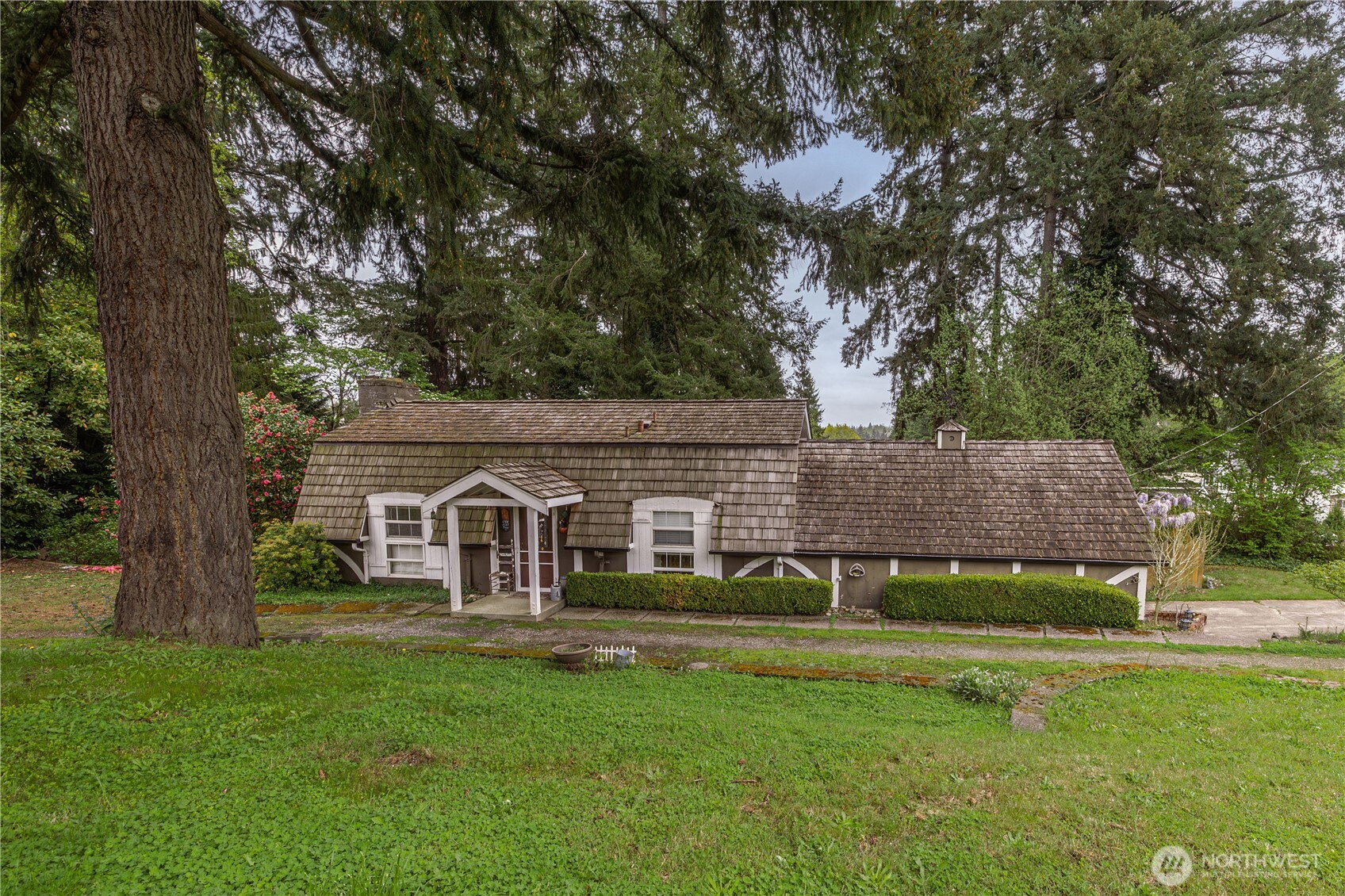 12404 NE 6th Place , Bellevue, WA 98005