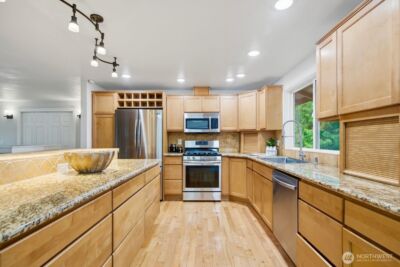 20210 107th Avenue NE, Bothell, WA 98011 - Photo 9