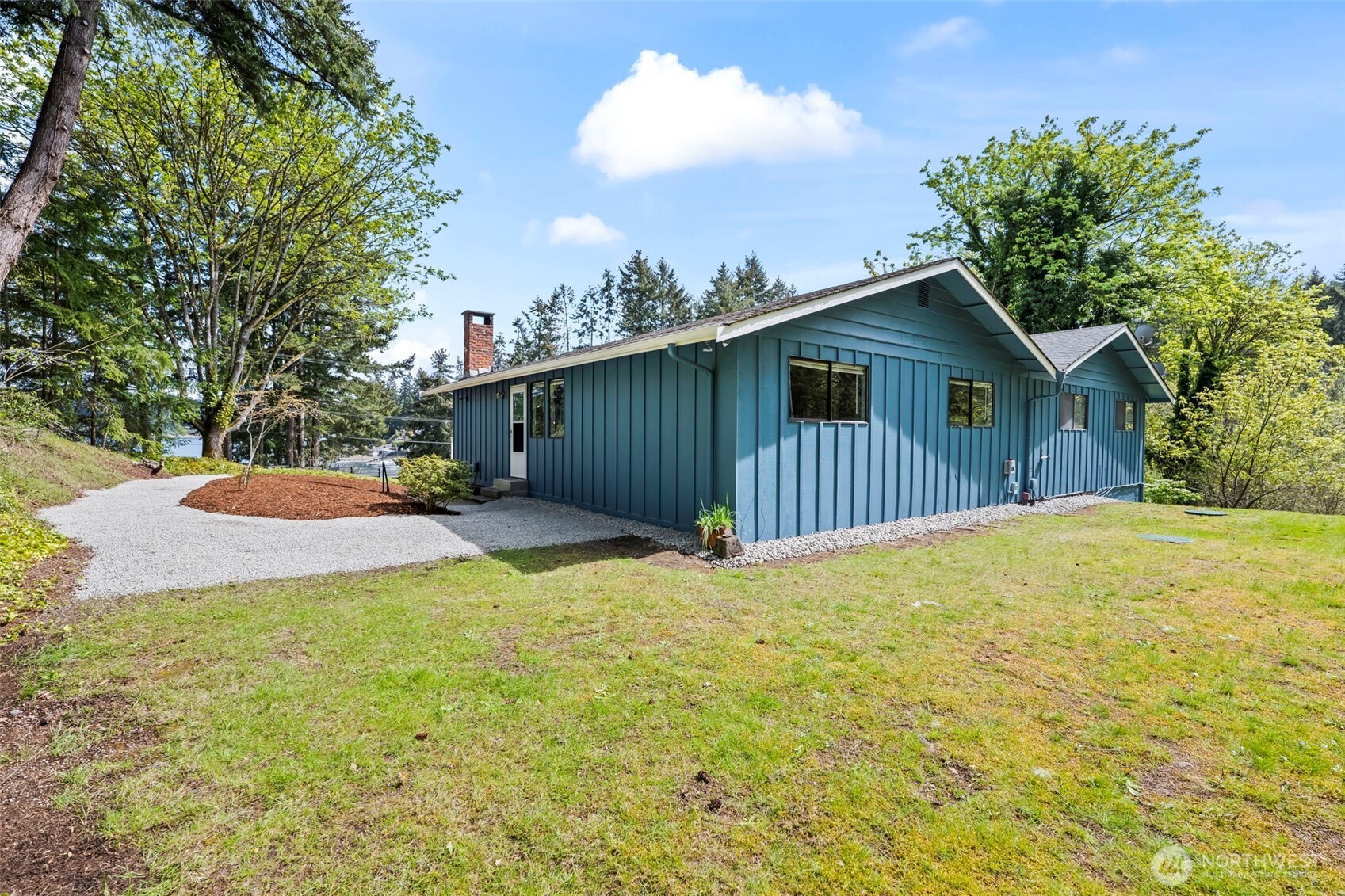 296 298 North Shore Boulevard , Fox Island, WA 98333