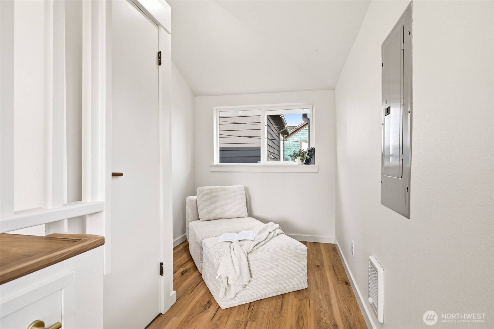 424 S Wright Avenue , Tacoma, WA 98418