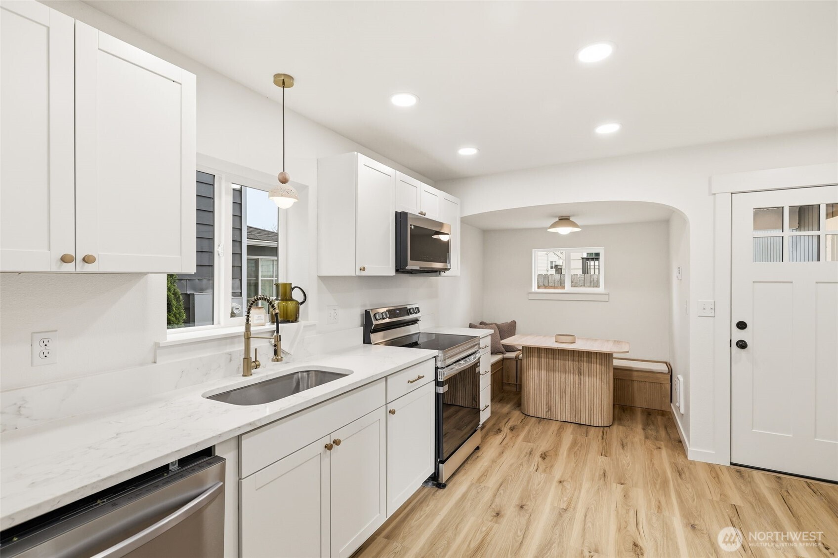 424 S Wright Avenue , Tacoma, WA 98418