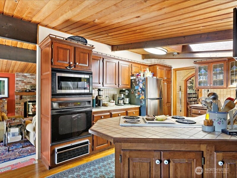 6418 E Mercer Way , Mercer Island, WA 98040