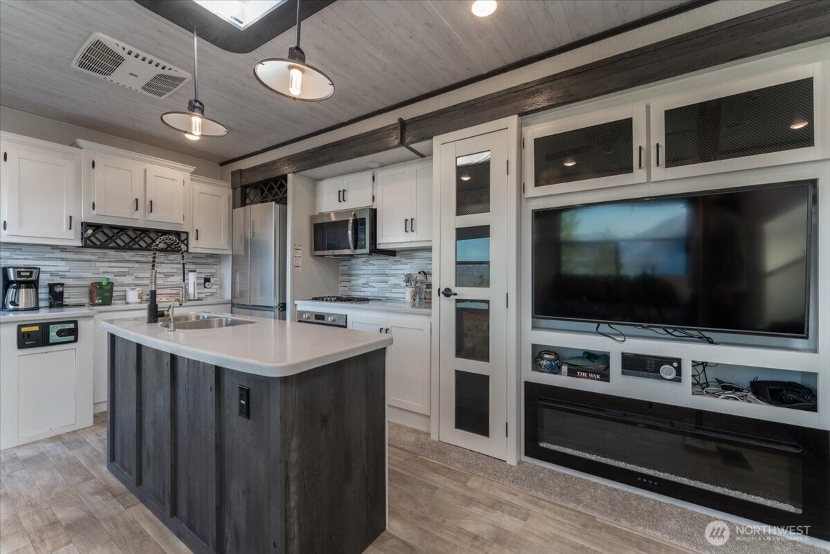 990 Upper Ridge Road , Chelan, WA 98816