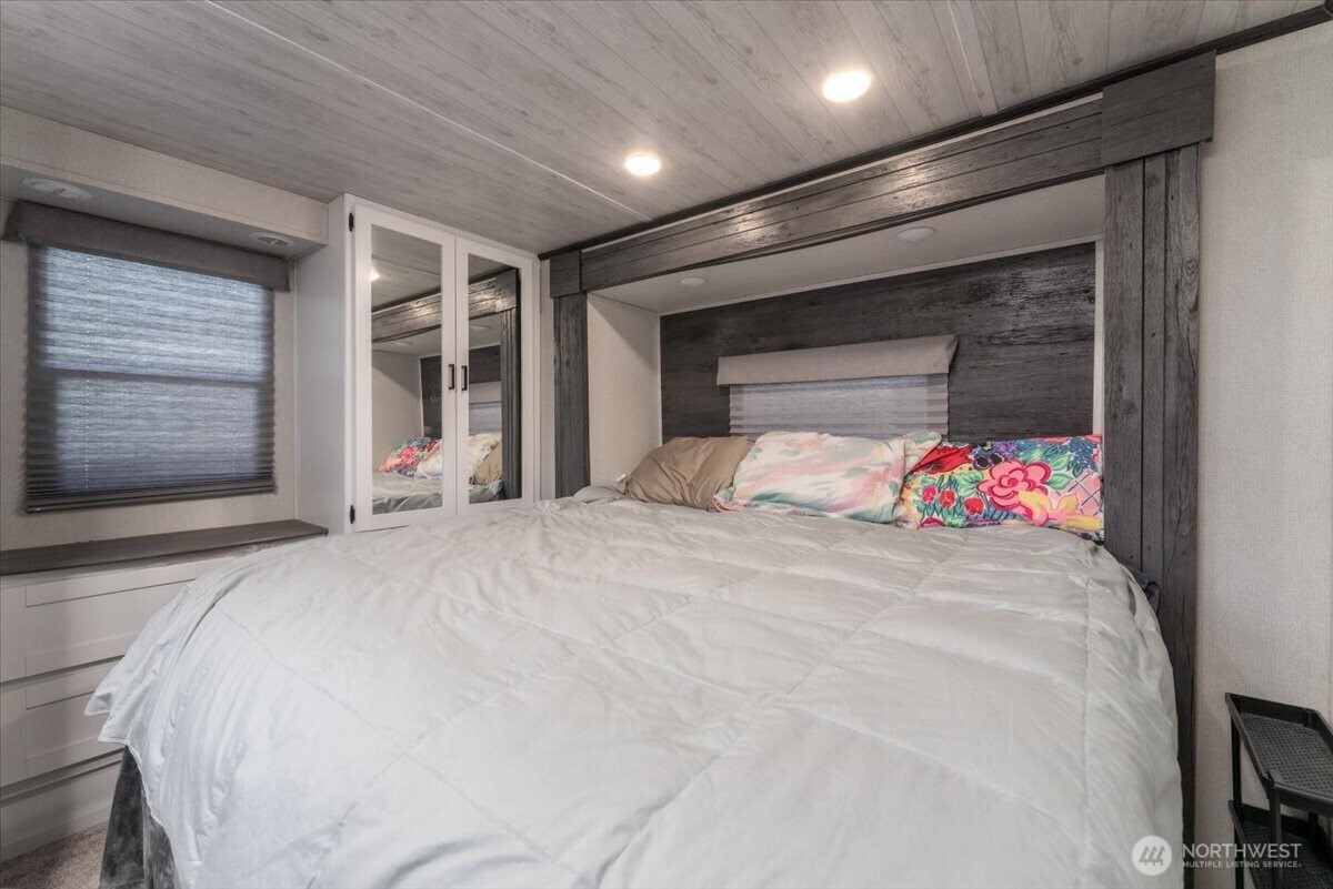 990 Upper Ridge Road , Chelan, WA 98816