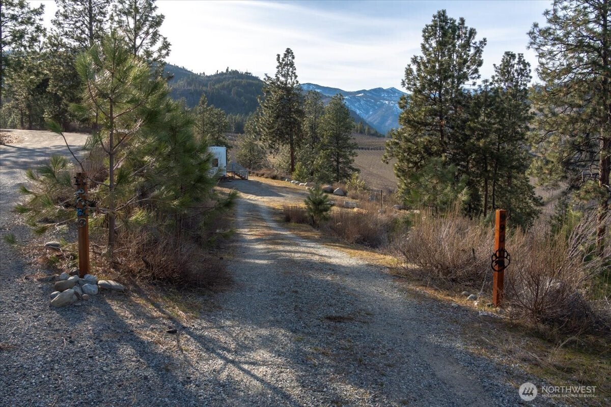 990 Upper Ridge Road , Chelan, WA 98816