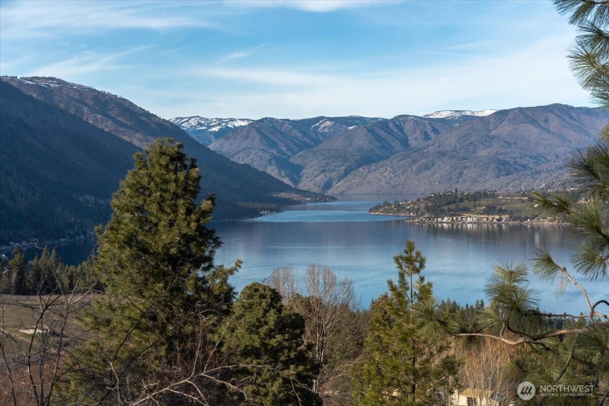 990 Upper Ridge Road , Chelan, WA 98816