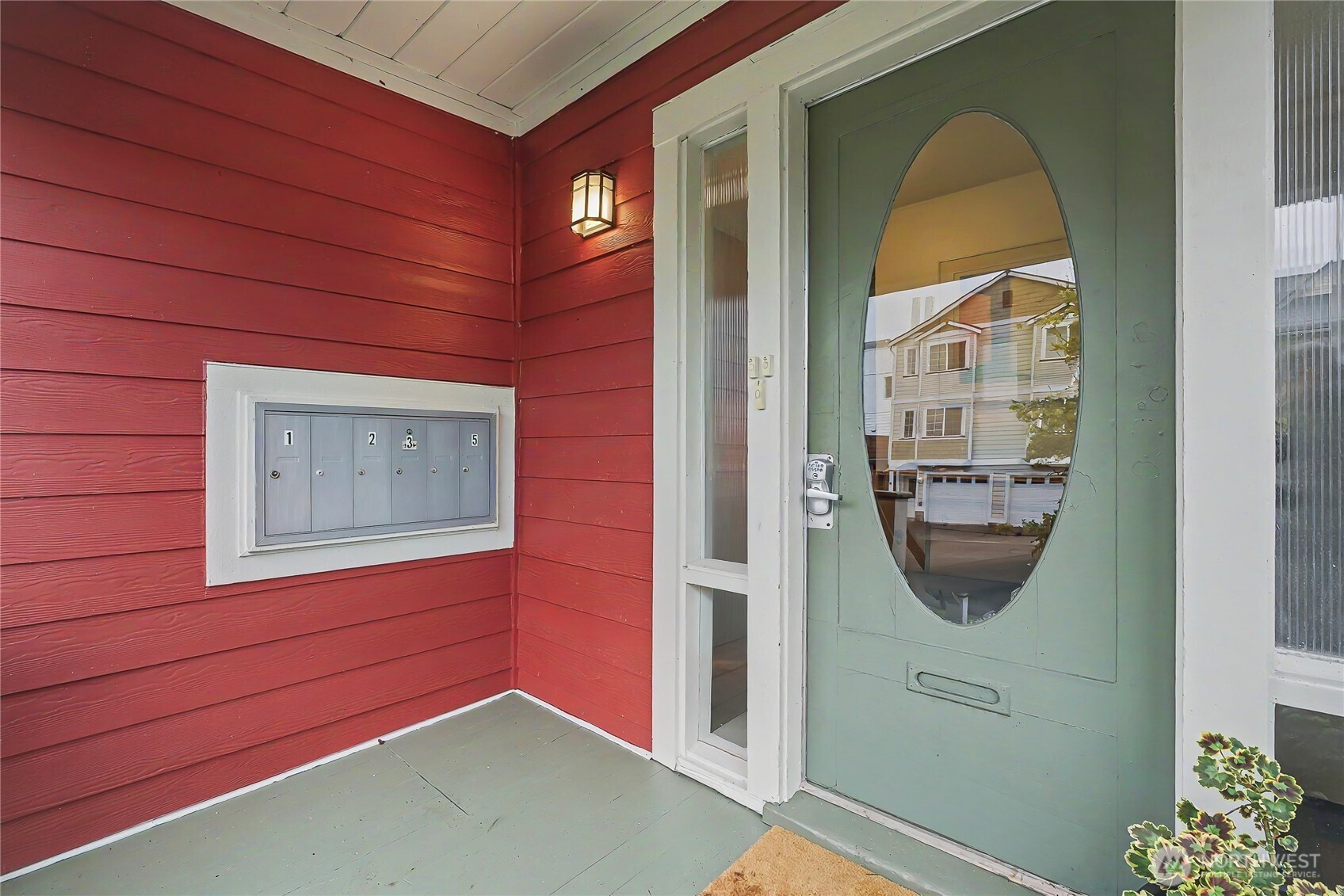 612 N Oakes Street , Tacoma, WA 98406