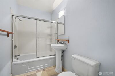 612 N Oakes Street , Tacoma, WA 98406 - Photo 18