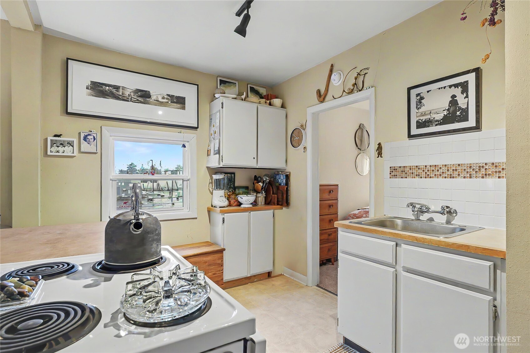 612 N Oakes Street , Tacoma, WA 98406