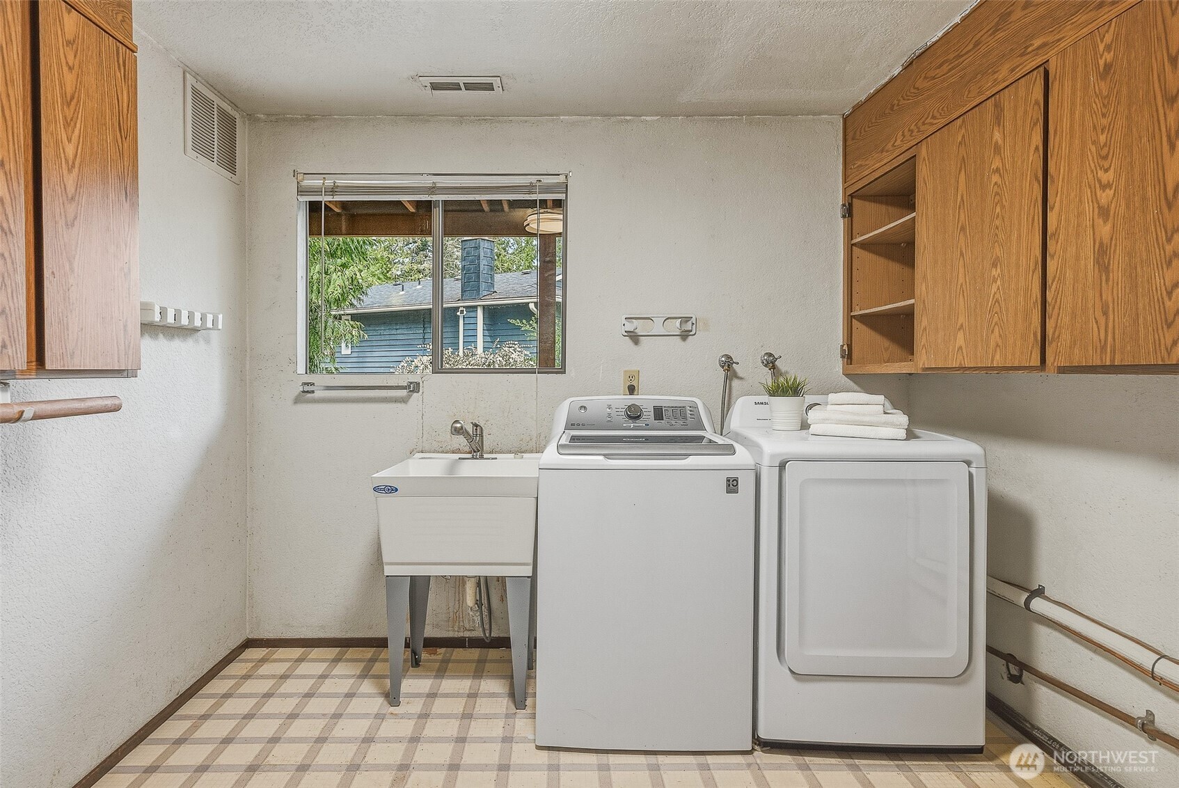14329 43rd Avenue W, Lynnwood, WA 98087