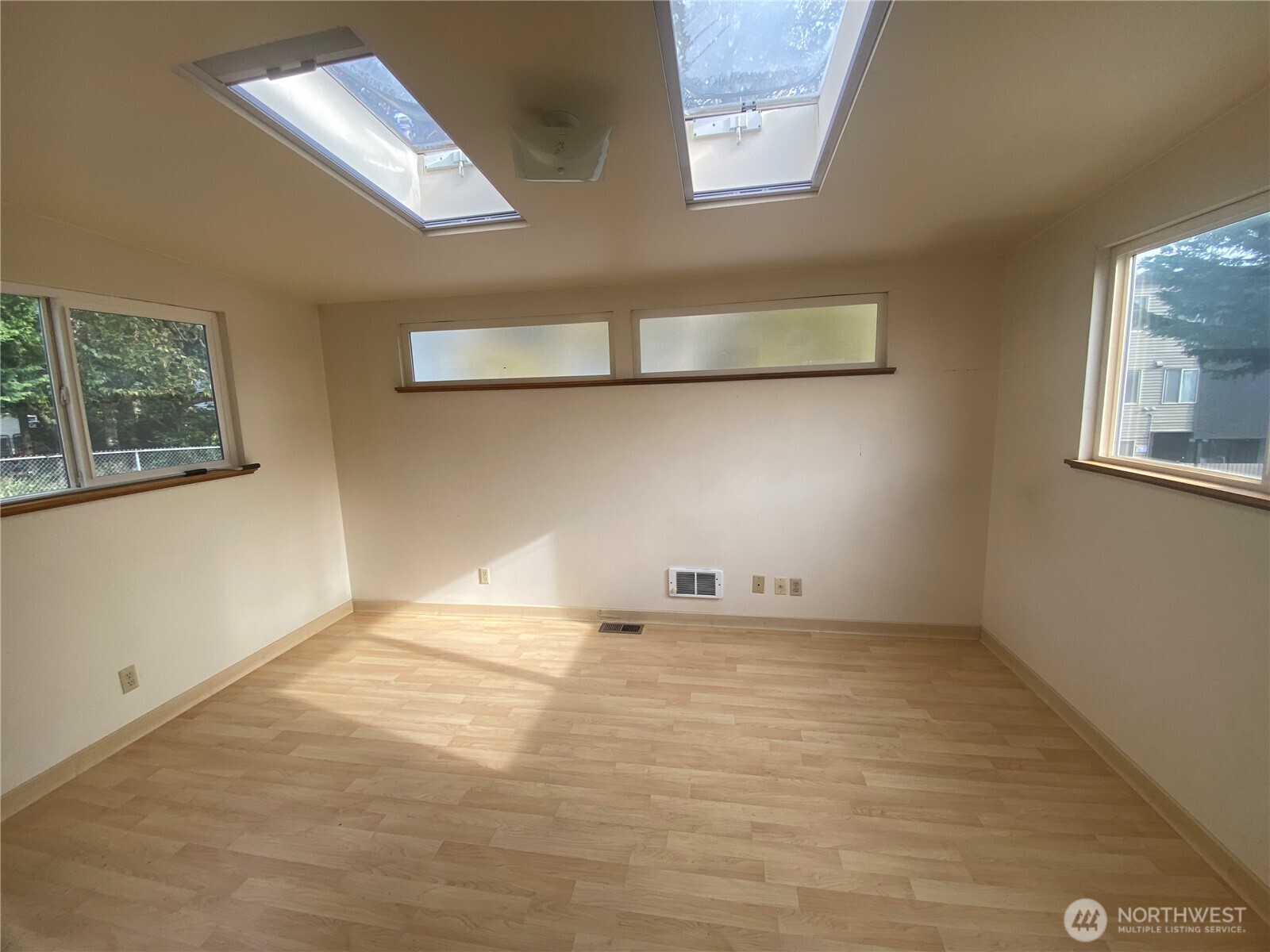 9022 36th Avenue SW, Seattle, WA 98126