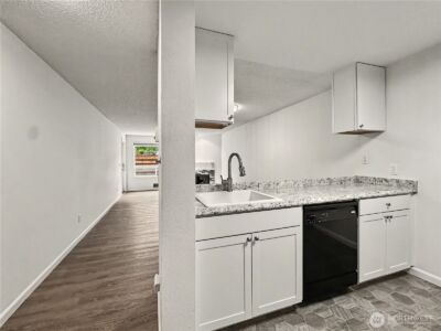 10501 8th Avenue NE #128, Seattle, WA 98125 - Photo 11