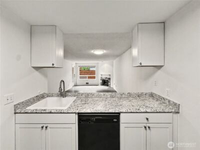 10501 8th Avenue NE #128, Seattle, WA 98125 - Photo 16