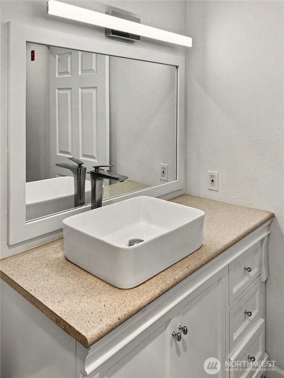 10501 8th Avenue NE #128, Seattle, WA 98125