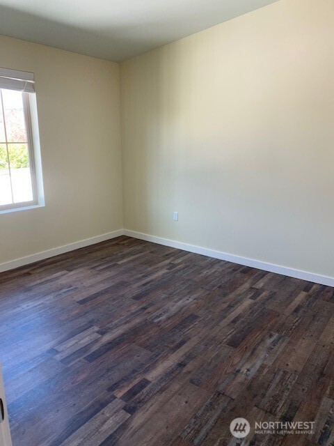 120 Corrin Avenue NW, Orting, WA 98360-8503