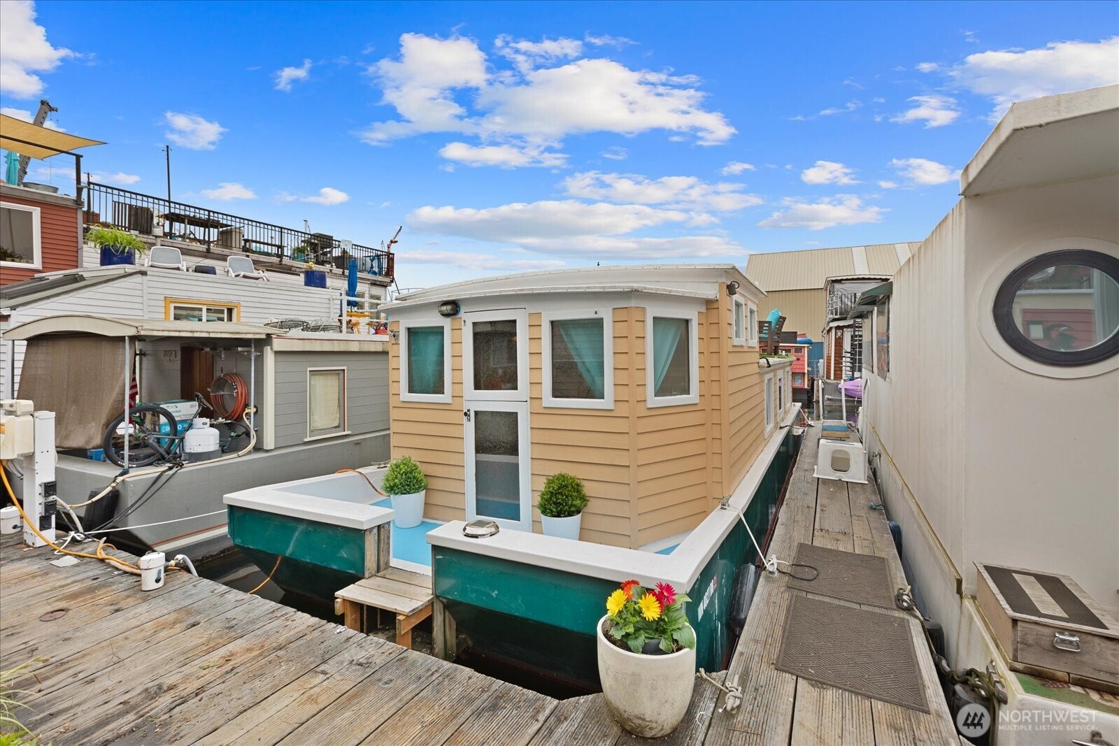 2143 N Northlake Way #47, Seattle, WA 98103