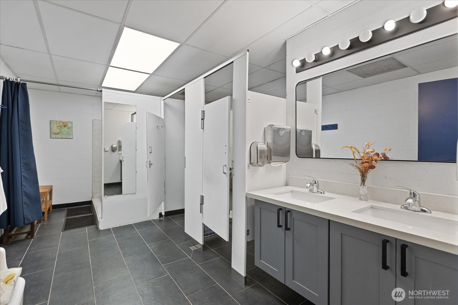 2143 N Northlake Way #47, Seattle, WA 98103