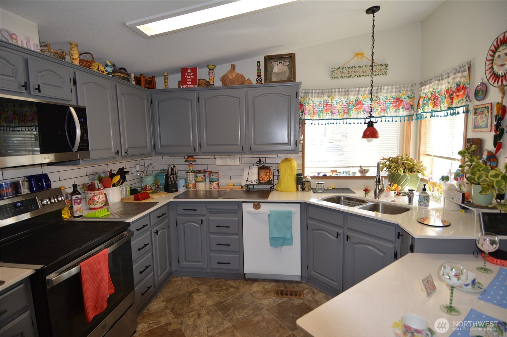 440 W Inlet Lane , Sequim, WA 98382