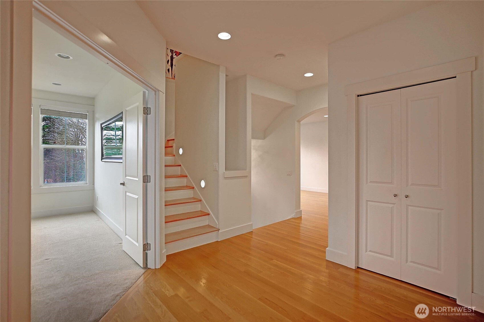 902 Madrona Beach Road , Camano Island, WA 98282